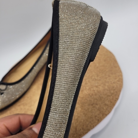 CL BY LAUNDRY Shimmering Gold Fabric Black Bow Ballet Flat Women's 7 - Picture 5 of 6